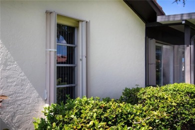 Near the beach!  Storm ready! 55+, turnkey Sarasota furnished on Village Green Golf Club of Sarasota in Florida - for sale on GolfHomes.com, golf home, golf lot
