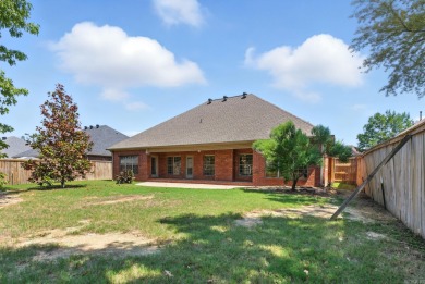 Live the Maumelle lifestyle in this 4 bedroom, 2.5 bath home on The Country Club of Arkansas in Arkansas - for sale on GolfHomes.com, golf home, golf lot