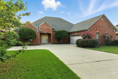 Live the Maumelle lifestyle in this 4 bedroom, 2.5 bath home on The Country Club of Arkansas in Arkansas - for sale on GolfHomes.com, golf home, golf lot