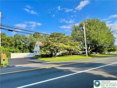 Beautiful Single and VERY LOW maintenance home in the upscale on Wyoming Valley Country Club in Pennsylvania - for sale on GolfHomes.com, golf home, golf lot