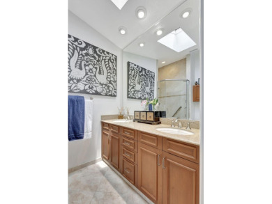 FANTASTIC SINGLE FAMILY HOME IN BOCA COUNTRY CLUB! NO MANDATORY on Bocaire Country Club in Florida - for sale on GolfHomes.com, golf home, golf lot