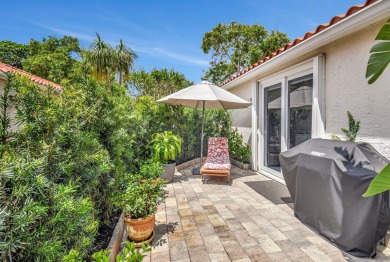 FANTASTIC SINGLE FAMILY HOME IN BOCA COUNTRY CLUB! NO MANDATORY on Bocaire Country Club in Florida - for sale on GolfHomes.com, golf home, golf lot