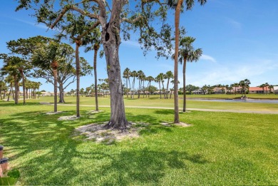 FANTASTIC SINGLE FAMILY HOME IN BOCA COUNTRY CLUB! NO MANDATORY on Bocaire Country Club in Florida - for sale on GolfHomes.com, golf home, golf lot