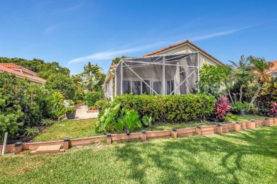 FANTASTIC SINGLE FAMILY HOME IN BOCA COUNTRY CLUB! NO MANDATORY on Bocaire Country Club in Florida - for sale on GolfHomes.com, golf home, golf lot