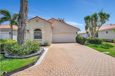 FANTASTIC SINGLE FAMILY HOME IN BOCA COUNTRY CLUB! NO MANDATORY on Bocaire Country Club in Florida - for sale on GolfHomes.com, golf home, golf lot