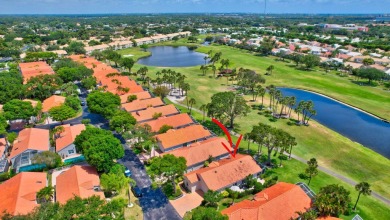 FANTASTIC SINGLE FAMILY HOME IN BOCA COUNTRY CLUB! NO MANDATORY on Bocaire Country Club in Florida - for sale on GolfHomes.com, golf home, golf lot