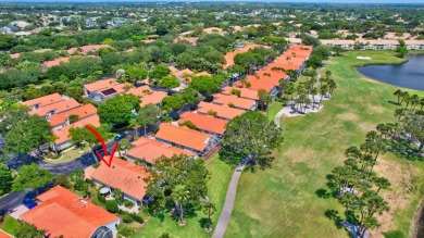 FANTASTIC SINGLE FAMILY HOME IN BOCA COUNTRY CLUB! NO MANDATORY on Bocaire Country Club in Florida - for sale on GolfHomes.com, golf home, golf lot