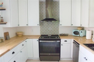 Come and enjoy this well-maintained twin home that sits right on Hardwoods Golf Club At Mille Lacs in Minnesota - for sale on GolfHomes.com, golf home, golf lot