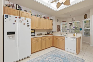 One or more photo(s) has been virtually staged. Move right in to on Hernando Oaks Golf and Country Club in Florida - for sale on GolfHomes.com, golf home, golf lot