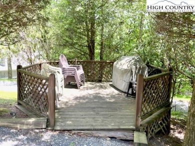 Great location of this Sugar Mountain Misty Woods 2 BR 2BA condo on Sugar Mountain Golf Course in North Carolina - for sale on GolfHomes.com, golf home, golf lot