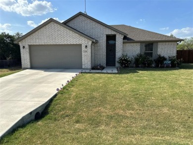 Beautiful 3 bedroom, 2 bath home conveniently located near the on The Club At Runaway Bay in Texas - for sale on GolfHomes.com, golf home, golf lot