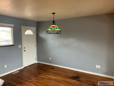 UPDATE!  Seller offering a $7,500 flooring allowance.  Welcome on Highland Golf Course in Idaho - for sale on GolfHomes.com, golf home, golf lot
