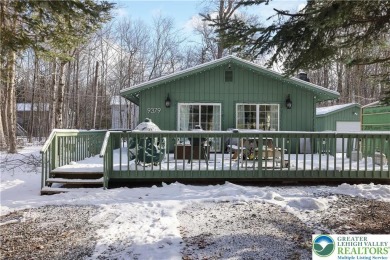 WOW!!! Everything in this beautiful well maintained home is on Pocono Farms Country Club in Pennsylvania - for sale on GolfHomes.com, golf home, golf lot