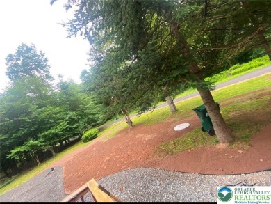 WOW!!! Everything in this beautiful well maintained home is on Pocono Farms Country Club in Pennsylvania - for sale on GolfHomes.com, golf home, golf lot