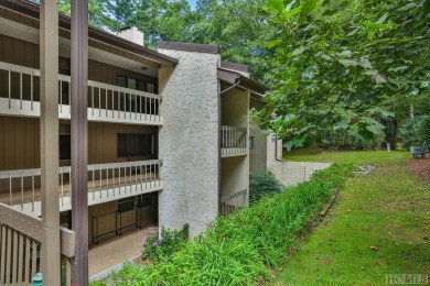 Hilltop Condo at 98 Dogwood Knob, Unit 2B This beautifully on The Country Club of Sapphire Valley in North Carolina - for sale on GolfHomes.com, golf home, golf lot