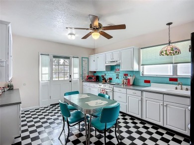 Move in Ready! Beautiful home in Venice Gardens with no on Jacaranda West Country Club in Florida - for sale on GolfHomes.com, golf home, golf lot