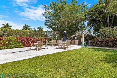 Move right away into this spacious and bright, beautifully on Palm-Aire Country Club and Resort - The Oaks in Florida - for sale on GolfHomes.com, golf home, golf lot