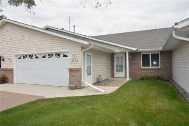 Perfectly Maintained One Level Townhome. Walking distance to on Stones Throw Golf Course in Minnesota - for sale on GolfHomes.com, golf home, golf lot