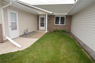 Perfectly Maintained One Level Townhome. Walking distance to on Stones Throw Golf Course in Minnesota - for sale on GolfHomes.com, golf home, golf lot