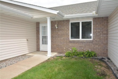 Perfectly Maintained One Level Townhome. Walking distance to on Stones Throw Golf Course in Minnesota - for sale on GolfHomes.com, golf home, golf lot