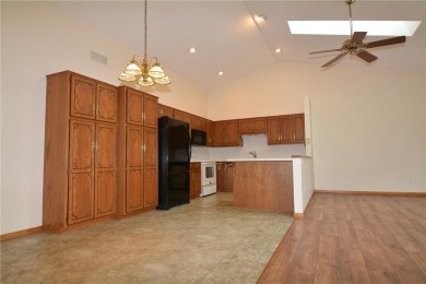 Perfectly Maintained One Level Townhome. Walking distance to on Stones Throw Golf Course in Minnesota - for sale on GolfHomes.com, golf home, golf lot