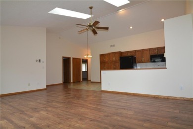 Perfectly Maintained One Level Townhome. Walking distance to on Stones Throw Golf Course in Minnesota - for sale on GolfHomes.com, golf home, golf lot