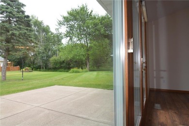 Perfectly Maintained One Level Townhome. Walking distance to on Stones Throw Golf Course in Minnesota - for sale on GolfHomes.com, golf home, golf lot