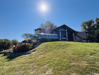 LUXURY LAKEFRONT LIVING AT ITS FINEST - 5 BED | 4 BATH | on Wee-Ma-Tuk Hills Country Club in Illinois - for sale on GolfHomes.com, golf home, golf lot