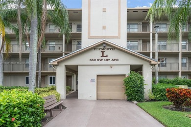 Welcome to this bright and spacious 2-bedroom, 2-bath condo in on Flamingo Lakes Country Club in Florida - for sale on GolfHomes.com, golf home, golf lot