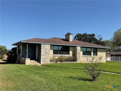 Charming 3 bedroom, 1.5 bath home located by the golf course and on Cuero Park Municipal Golf Course in Texas - for sale on GolfHomes.com, golf home, golf lot