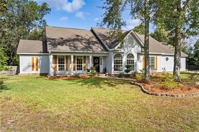 ***VRM*** SELLER WILL CONSIDER OFFERS BETWEEN $469,000 AND $499 on Cypress Country Club and Golf Club  in Alabama - for sale on GolfHomes.com, golf home, golf lot