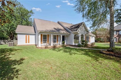 ***VRM*** SELLER WILL CONSIDER OFFERS BETWEEN $469,000 AND $499 on Cypress Country Club and Golf Club  in Alabama - for sale on GolfHomes.com, golf home, golf lot