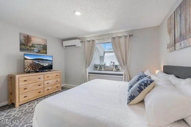 Beautifully updated and fully furnished, large 1 bed, 1 bath on Stoneridge Golf Club in Idaho - for sale on GolfHomes.com, golf home, golf lot