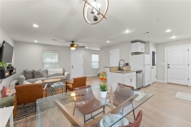 Welcome to this updated 1,480 square foot home in the wooded on Bella Vista - Metfield Golf Complex and Country Club in Arkansas - for sale on GolfHomes.com, golf home, golf lot