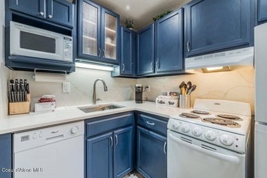 Beautifully updated and fully furnished, large 1 bed, 1 bath on Stoneridge Golf Club in Idaho - for sale on GolfHomes.com, golf home, golf lot