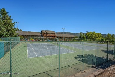 Beautifully updated and fully furnished, large 1 bed, 1 bath on Stoneridge Golf Club in Idaho - for sale on GolfHomes.com, golf home, golf lot