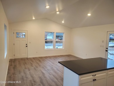 New Construction! Buy now and pick you colors.. Spacious on Sandpoint Elks Golf Course in Idaho - for sale on GolfHomes.com, golf home, golf lot