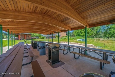 Beautifully updated and fully furnished, large 1 bed, 1 bath on Stoneridge Golf Club in Idaho - for sale on GolfHomes.com, golf home, golf lot