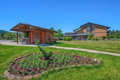 Beautifully updated and fully furnished, large 1 bed, 1 bath on Stoneridge Golf Club in Idaho - for sale on GolfHomes.com, golf home, golf lot