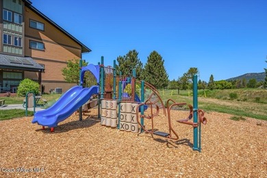 Beautifully updated and fully furnished, large 1 bed, 1 bath on Stoneridge Golf Club in Idaho - for sale on GolfHomes.com, golf home, golf lot