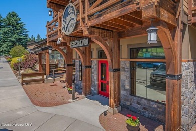 Beautifully updated and fully furnished, large 1 bed, 1 bath on Stoneridge Golf Club in Idaho - for sale on GolfHomes.com, golf home, golf lot