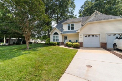 Beautifully updated 2-bedroom, 2-bath home with garage on a on Greenbrier Country Club in Virginia - for sale on GolfHomes.com, golf home, golf lot