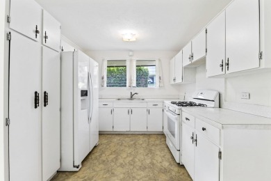 Excellent opportunity to personalize this classic home in sunny on Pukalani Country Club in Hawaii - for sale on GolfHomes.com, golf home, golf lot
