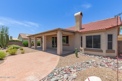 VIEWS! VIEWS! VIEWS! Located in the heart of Oro Valley, nestled on El Conquistador Country Club - Conquistador in Arizona - for sale on GolfHomes.com, golf home, golf lot