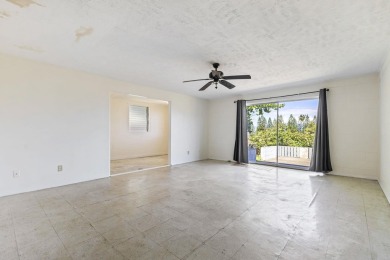 Excellent opportunity to personalize this classic home in sunny on Pukalani Country Club in Hawaii - for sale on GolfHomes.com, golf home, golf lot