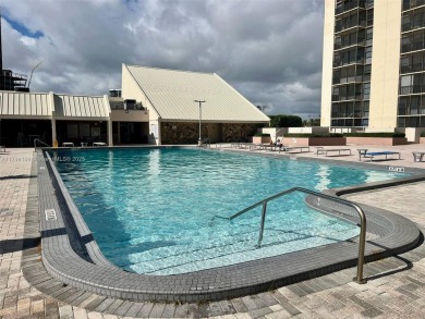 Spacious 2-bed, 2-bath condo in the heart of Aventura, offering on Turnberry Isle Resort and Club in Florida - for sale on GolfHomes.com, golf home, golf lot