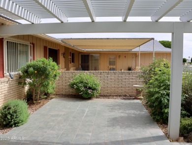 Centrally located in the heart of Sun City. 
This 2 bedroom 2 on Sun City Lakes West and East in Arizona - for sale on GolfHomes.com, golf home, golf lot