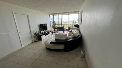 Spacious 2-bed, 2-bath condo in the heart of Aventura, offering on Turnberry Isle Resort and Club in Florida - for sale on GolfHomes.com, golf home, golf lot