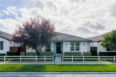Welcome to this beautifully maintained 2-bedroom, 2-bath home on River Oaks Golf Course in California - for sale on GolfHomes.com, golf home, golf lot