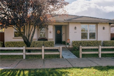 Welcome to this beautifully maintained 2-bedroom, 2-bath home on River Oaks Golf Course in California - for sale on GolfHomes.com, golf home, golf lot